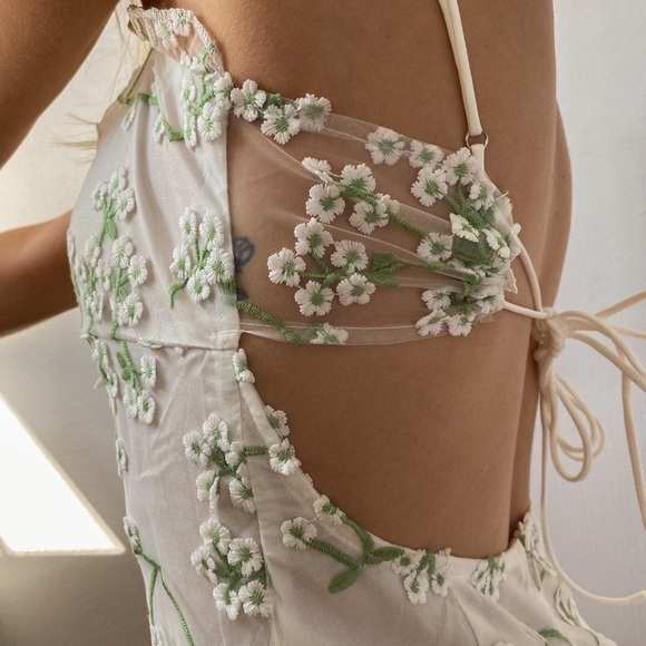 12th Tribe Dresses & Skirts - 12th Tribe White Floral Mini Dress